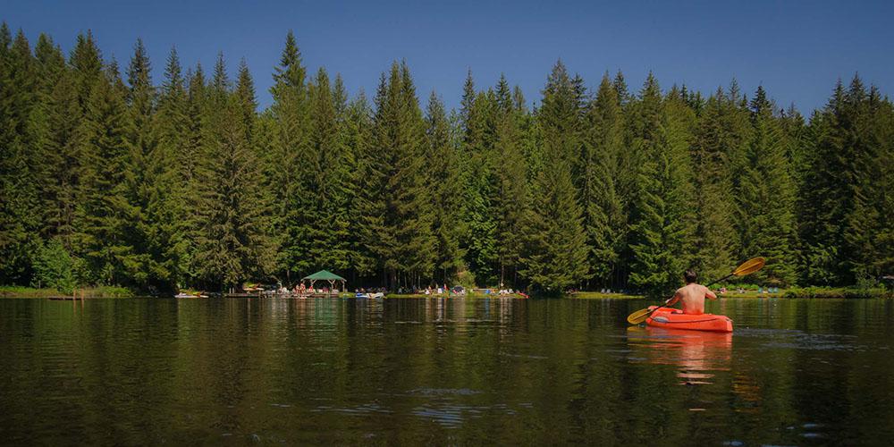Swim, boat, and relax | Lake Bronson Club