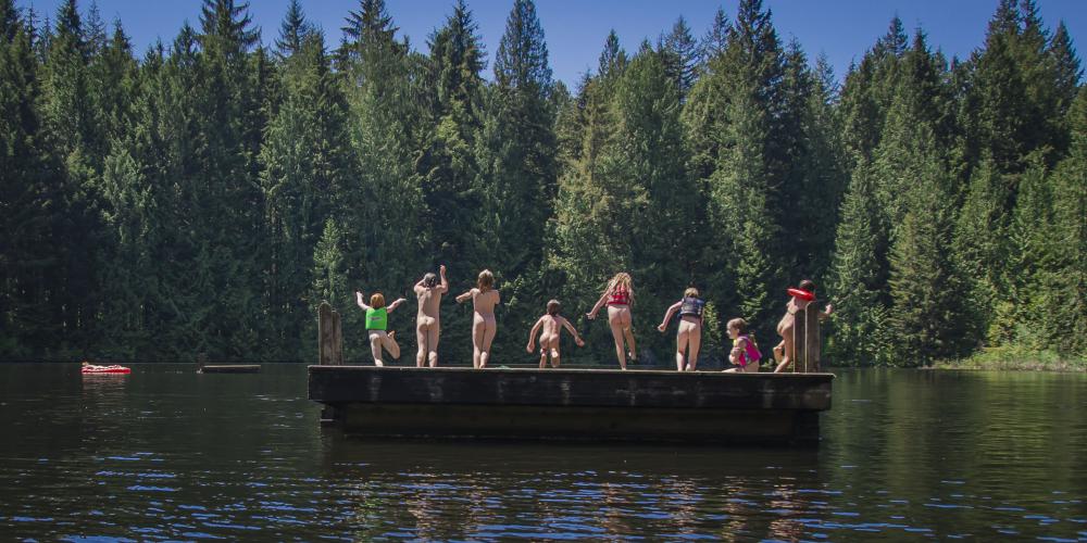 Floating dock on the lake